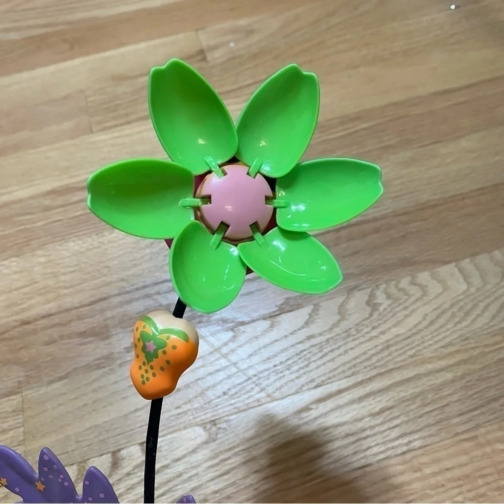 Vintage Takara Rock N Flowers Electronic Dancing Moving Flower Noise Activated
